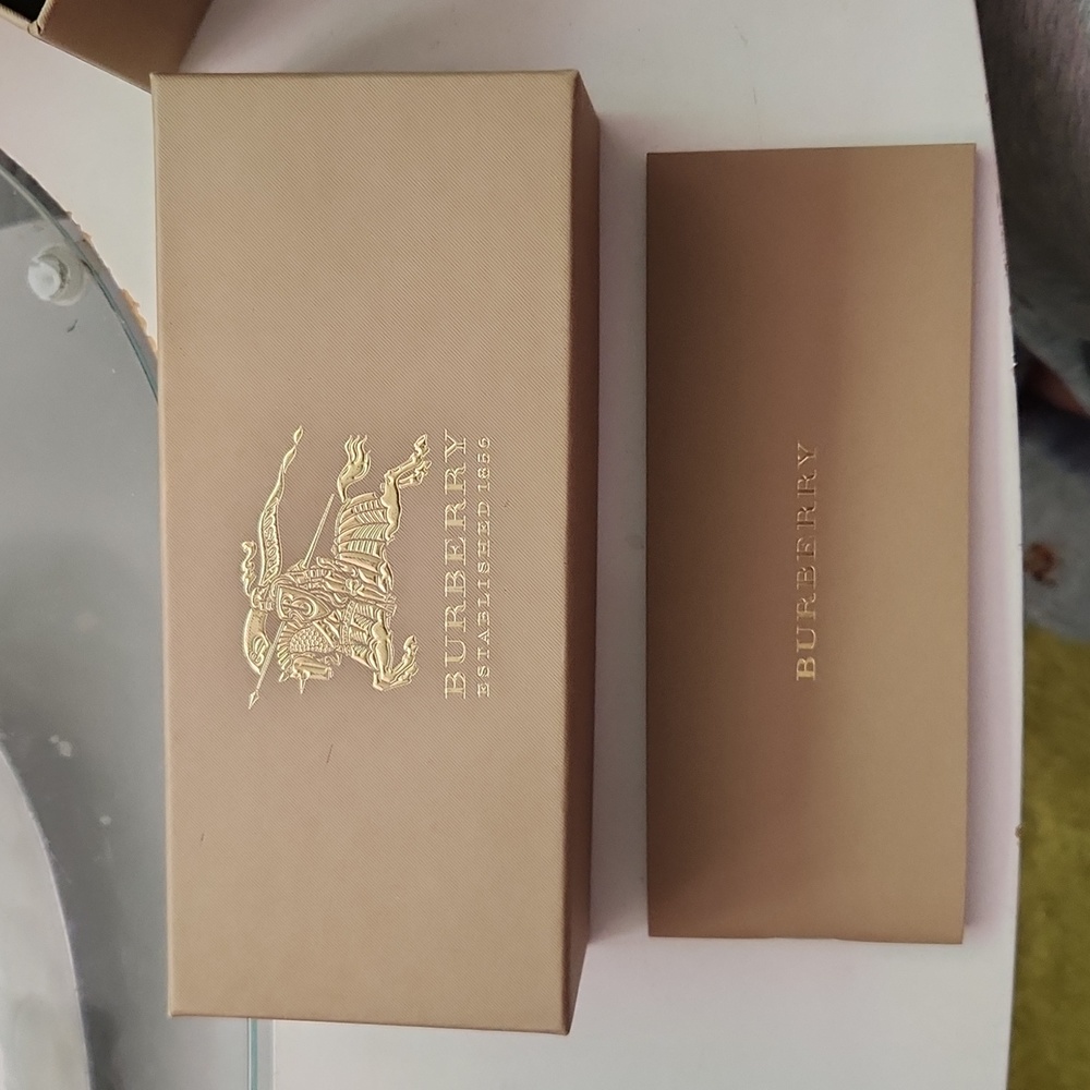 Authentic Burberry Sunglasses With Accessories - image 2